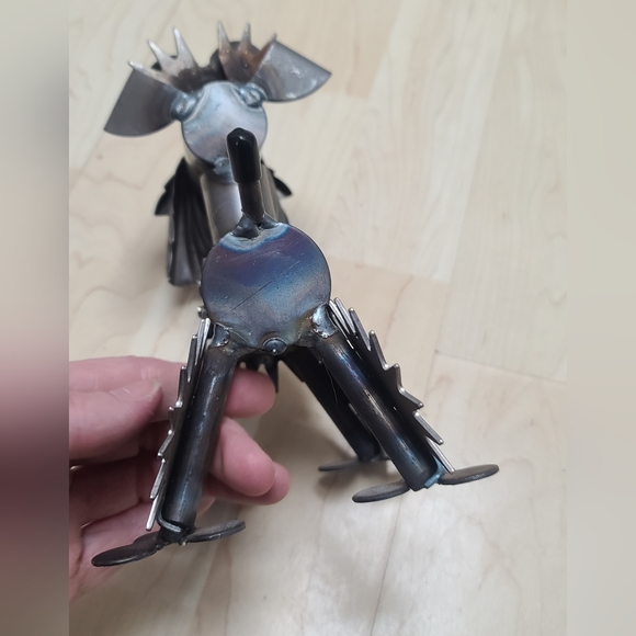 Welded Yardbord Metal Dog Sculpture - Picture 6 of 9